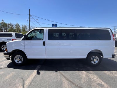 2025 Chevrolet Express Passenger 1LT