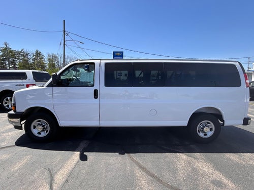 2025 Chevrolet Express Passenger 1LT