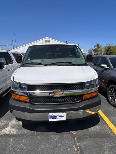 2025 Chevrolet Express Passenger 1LT