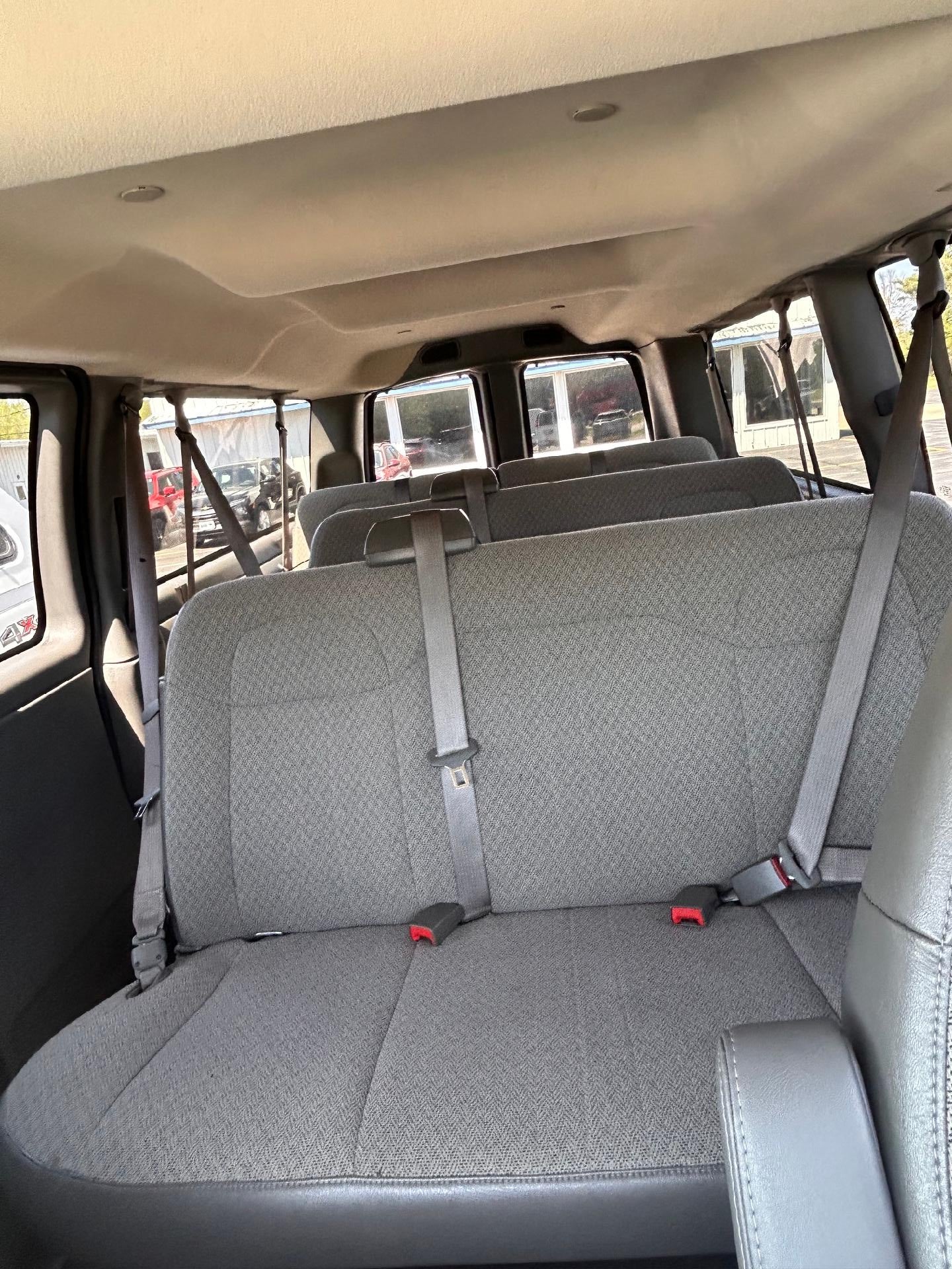 2025 Chevrolet Express Passenger 1LT