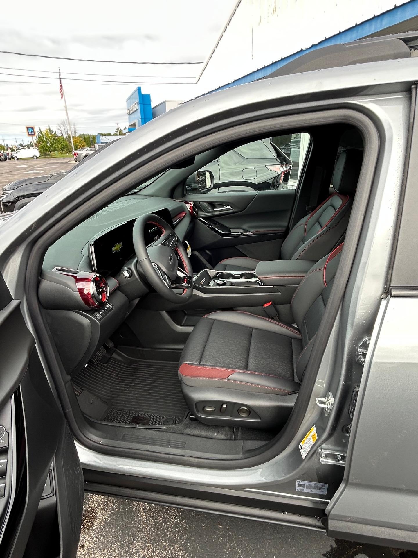 2027 Chevrolet Equinox RS - Photo 5